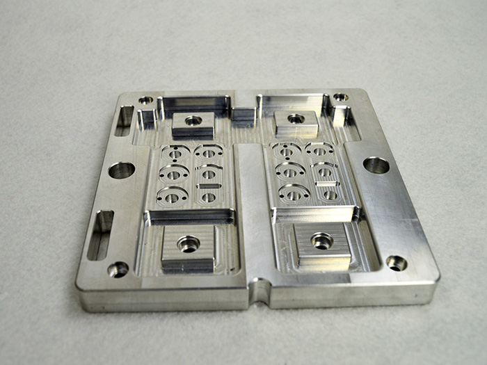 鋁合(hé)金制品(pǐn)